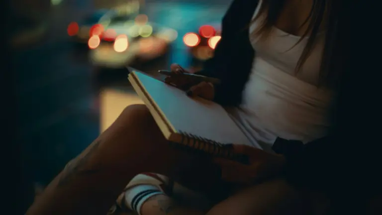 Night Journaling: How Writing Before Bed Calms Your Mind and Improves Sleep