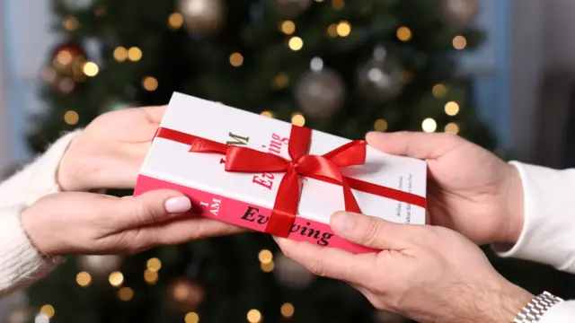 Journal Buying Guides & Gifting: Meaningful Journals for Mindful Living Journal Buying Guides & Gifting: Meaningful Journals for Mindful Living