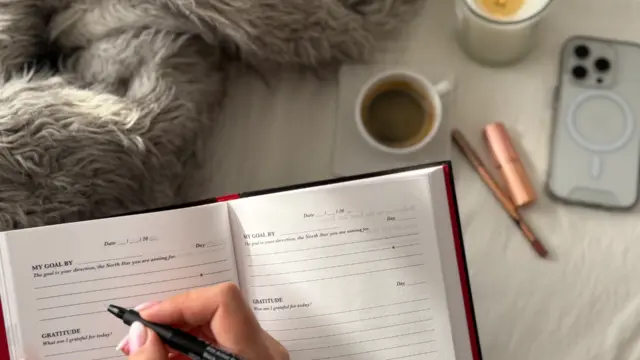 How to Reframe Negative Thoughts and Build a Positive Mindset How to Reframe Negative Thoughts and Build a Positive Mindset