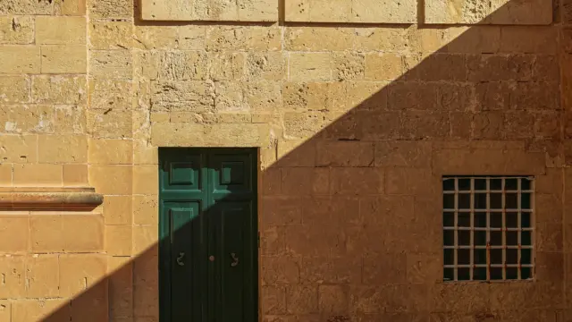 Gratitude vs Positivity: Understanding the Real Difference Gratitude vs Positivity: Understanding the Real Difference