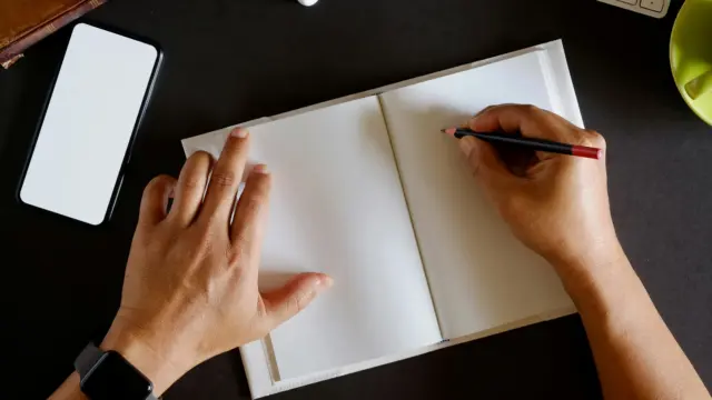 Guided vs Blank Journals: Which Is Right for You?