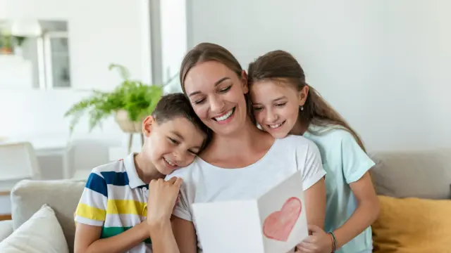 Mother’s Day Journal Gift Guide: Meaningful Gifts She’ll Actually Use